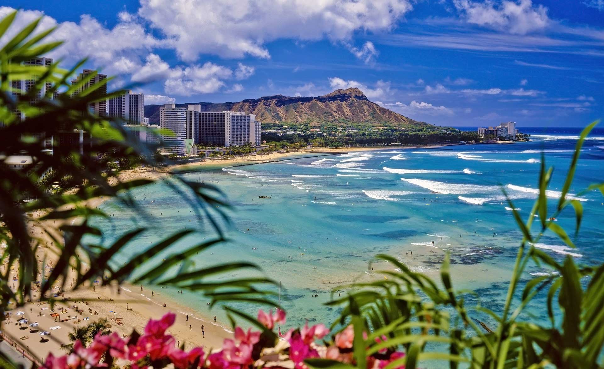 Discover the Magic of Waikiki Beach: A Paradise You Can’t Miss