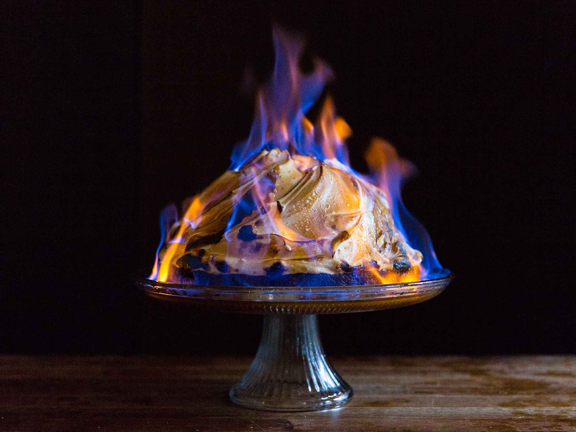 Discover the Timeless Delights of Baked Alaska – A Sweet and Fiery American Classic