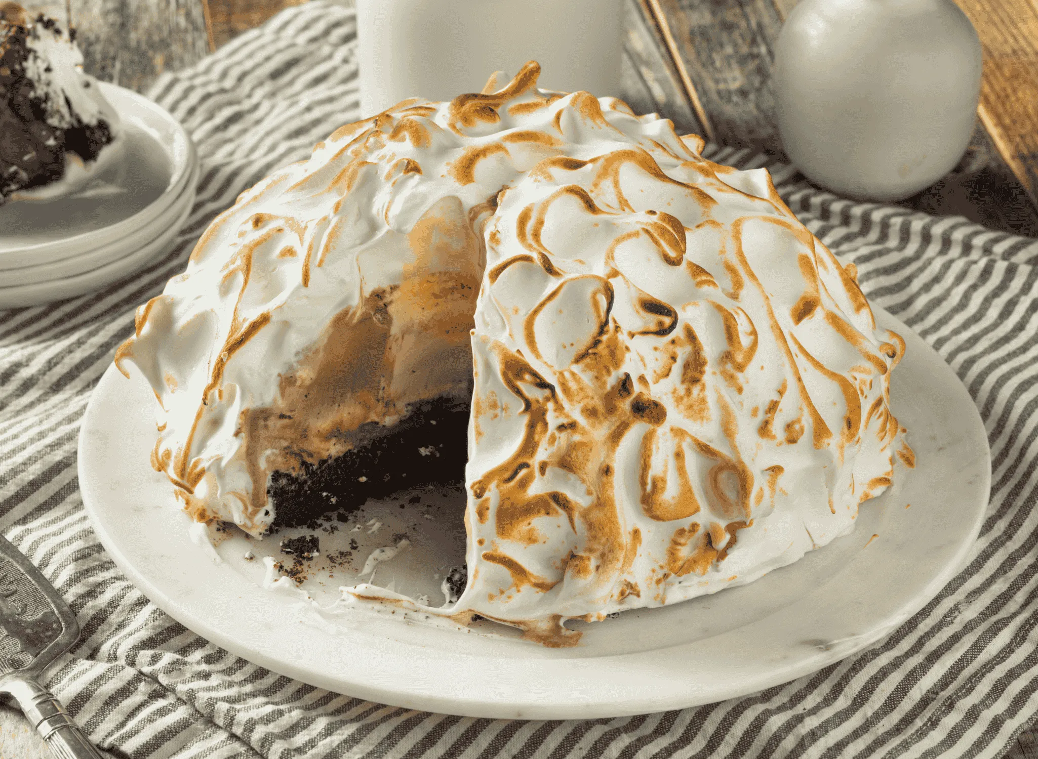 Discover the Timeless Delights of Baked Alaska – A Sweet and Fiery American Classic