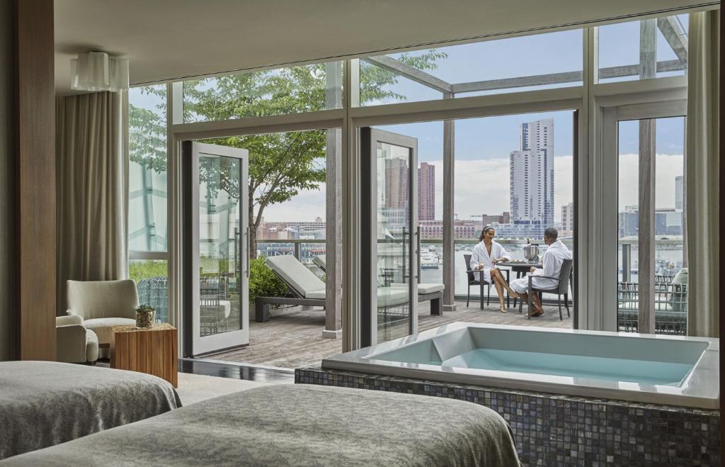 Discover the Ultimate Luxury Experience at Four Seasons Baltimore: A Gem in Maryland&#8217;s Charm City