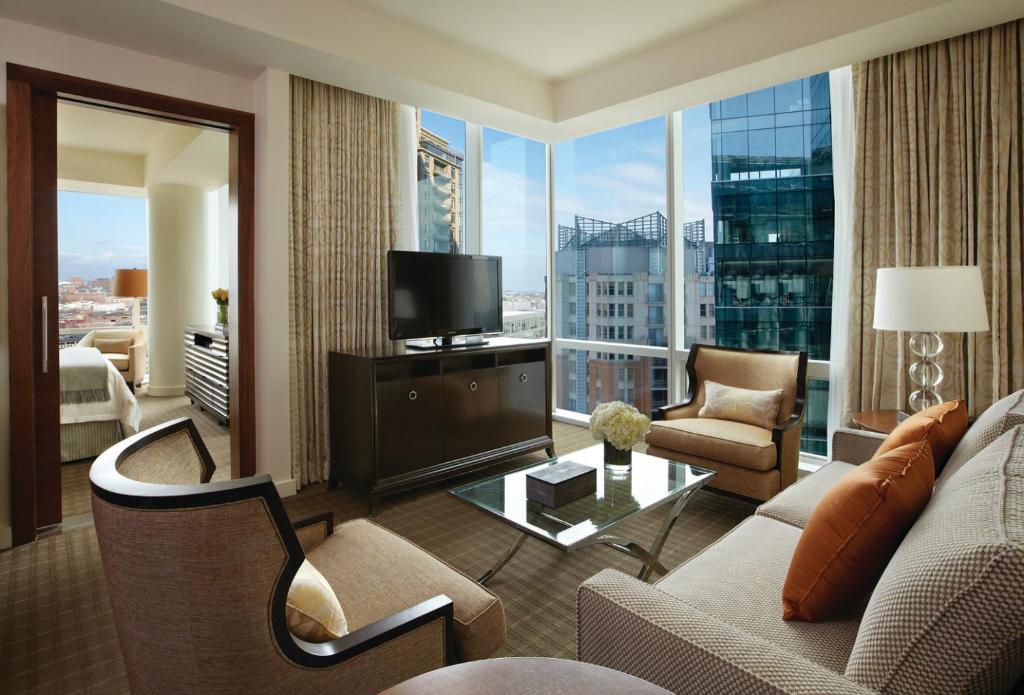 Discover the Ultimate Luxury Experience at Four Seasons Baltimore: A Gem in Maryland&#8217;s Charm City