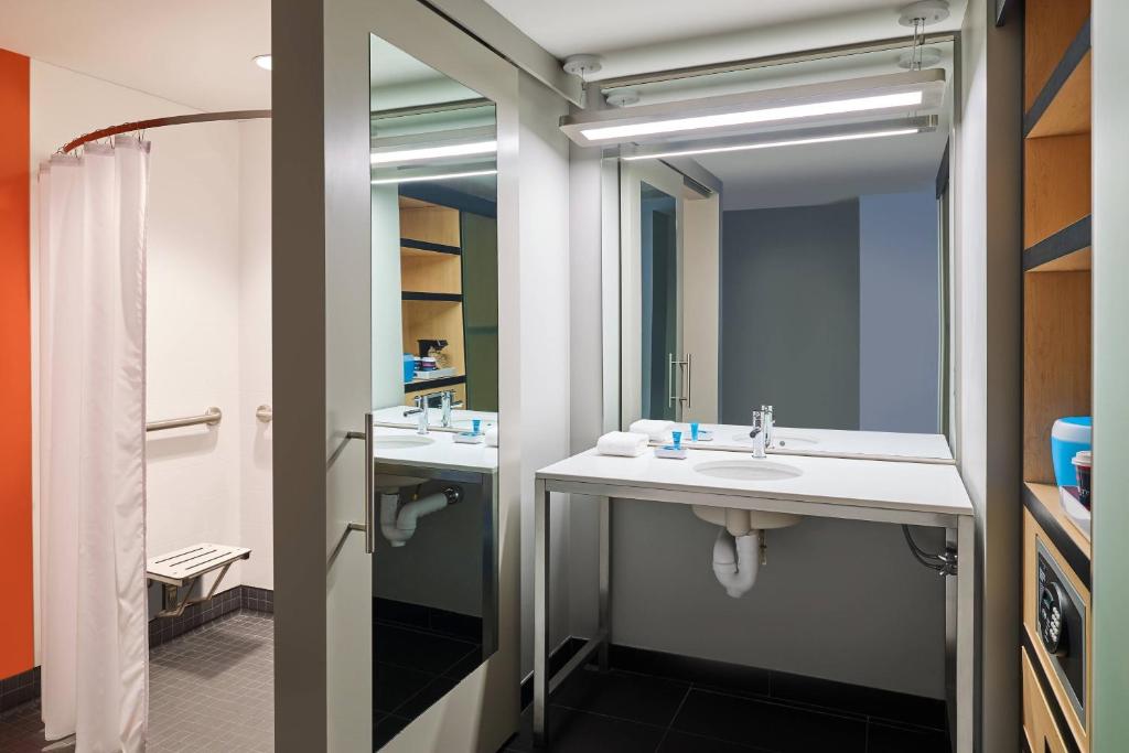 Discover the Ultimate Stay at Aloft South Bend with The Monroe Hotels