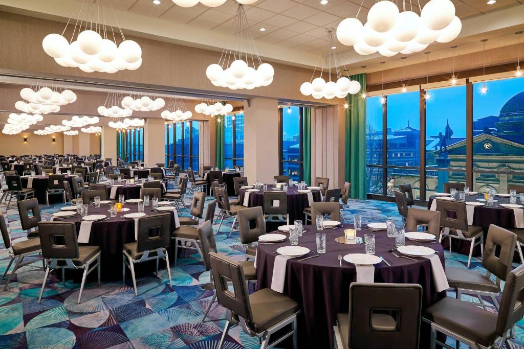 Discover the Ultimate Stay at Aloft South Bend with The Monroe Hotels