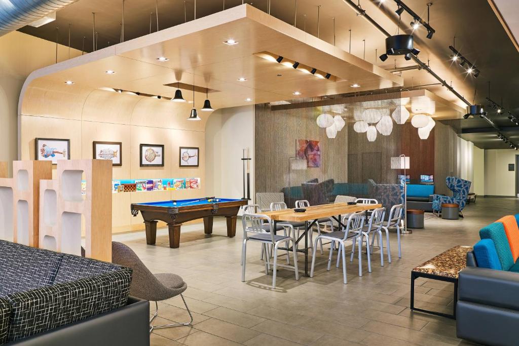 Discover the Ultimate Stay at Aloft South Bend with The Monroe Hotels