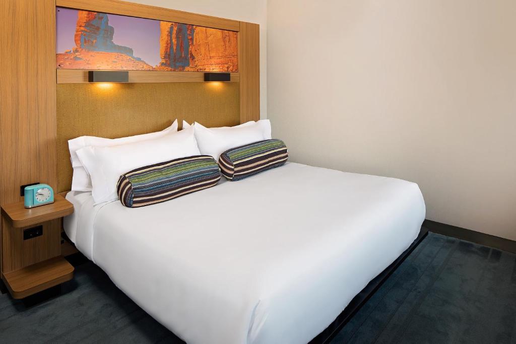 Discover the Ultimate Stay at Aloft Tucson University: The Perfect Blend of Comfort and Convenience