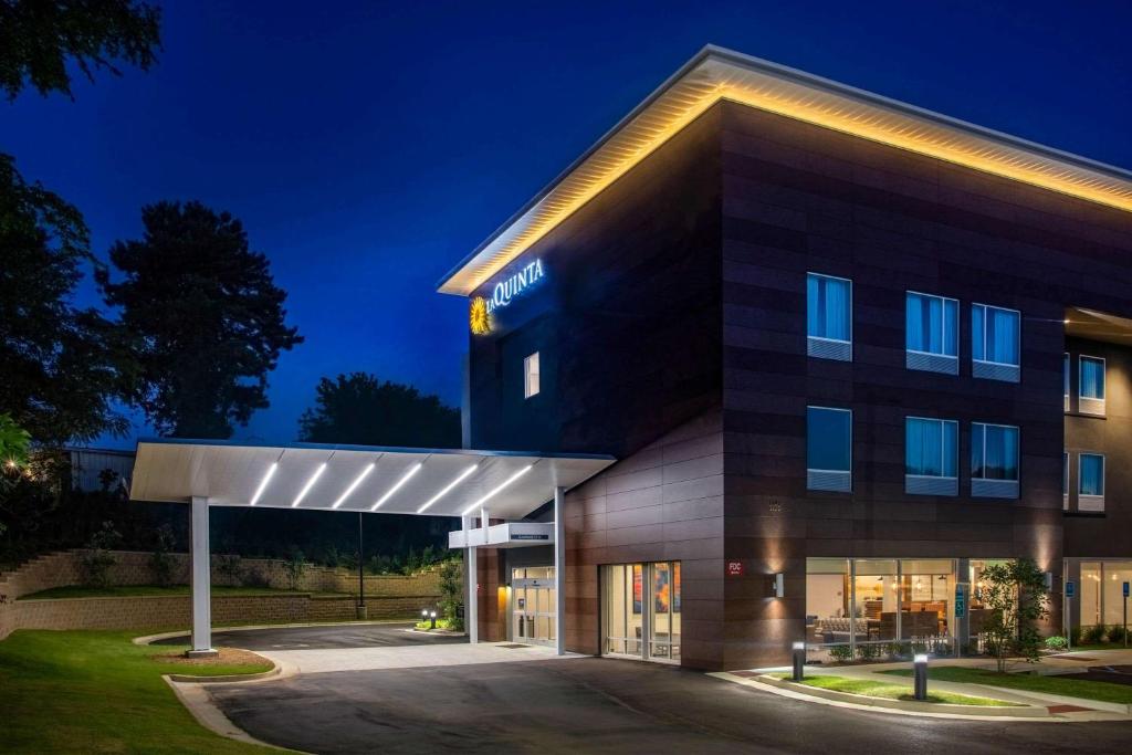 Discover the Ultimate Stay at La Quinta Inn &#038; Suites by Wyndham Oxford: Your Ideal Destination