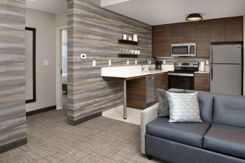 Discover the Ultimate Stay at Residence Inn Doral Mall Area: A Hidden Gem for Travelers