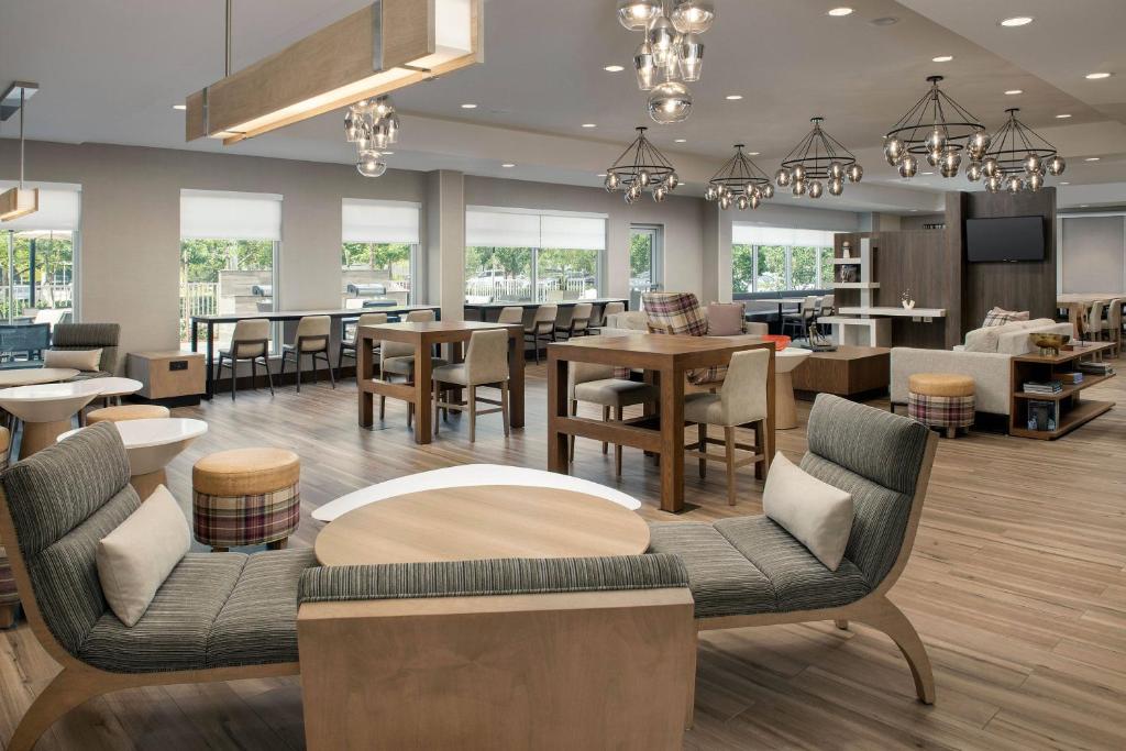 Discover the Ultimate Stay at Residence Inn Doral Mall Area: A Hidden Gem for Travelers