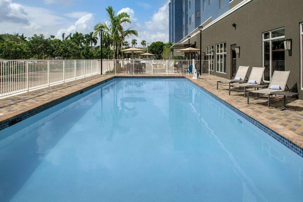 Discover the Ultimate Stay at Residence Inn Doral Mall Area: A Hidden Gem for Travelers