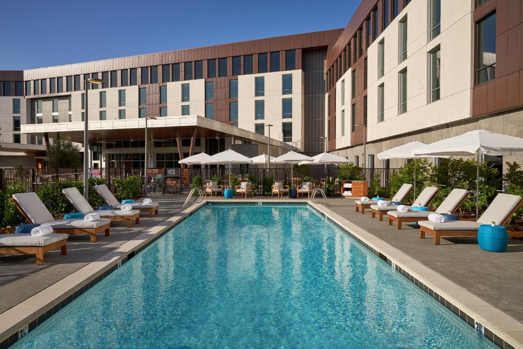 Discover the Ultimate Stay at The Ameswell Hotel with The Monroe Hotels