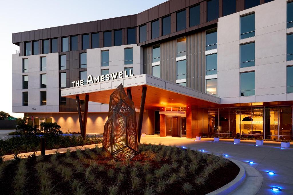 Discover the Ultimate Stay at The Ameswell Hotel with The Monroe Hotels