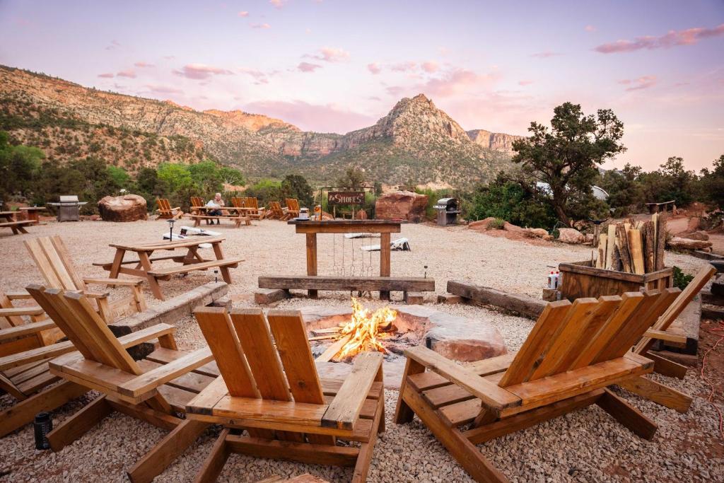 Discover the Ultimate Zion Glamping Adventures: A Dream Stay with The Monroe Hotels