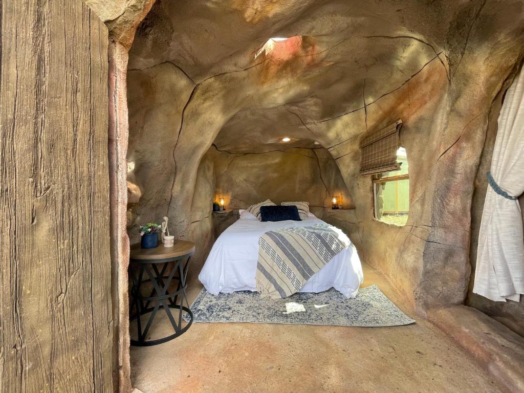 Discover the Ultimate Zion Glamping Adventures: A Dream Stay with The Monroe Hotels