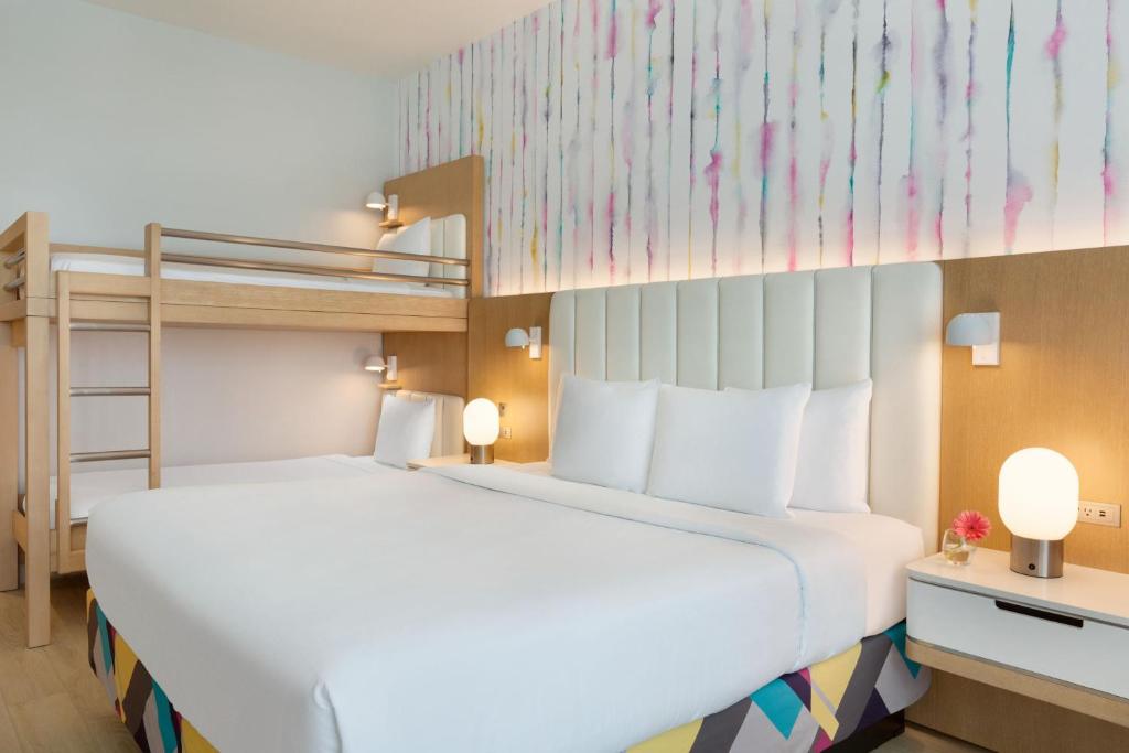 Discover The Viv Hotel, Anaheim, a Tribute Portfolio Hotel – Your Ultimate Stay in Anaheim