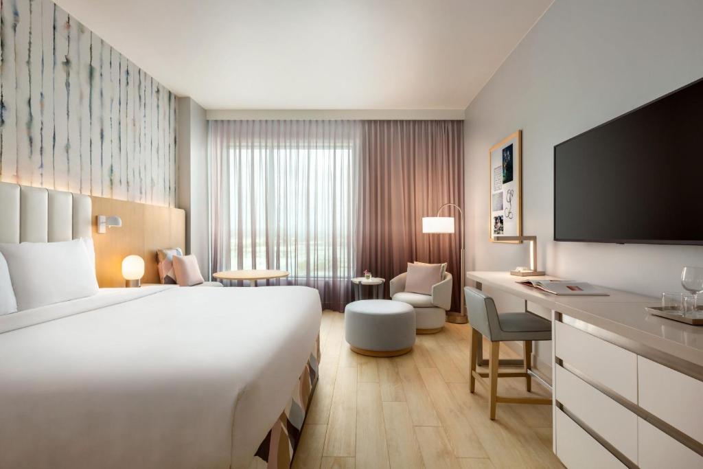 Discover The Viv Hotel, Anaheim, a Tribute Portfolio Hotel – Your Ultimate Stay in Anaheim