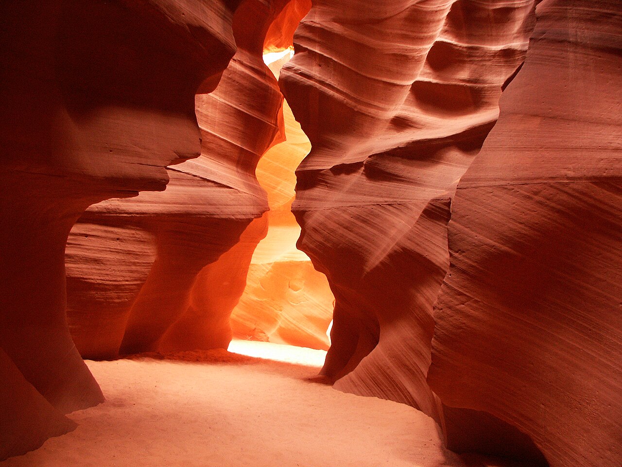 Discovering Antelope Canyon: A Journey into Nature’s Masterpiece