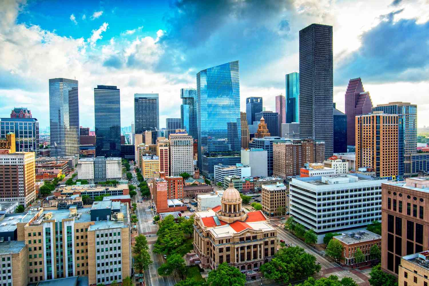 Discovering Houston: The Ultimate Guide to Exploring this Dynamic City with The Monroe Hotels