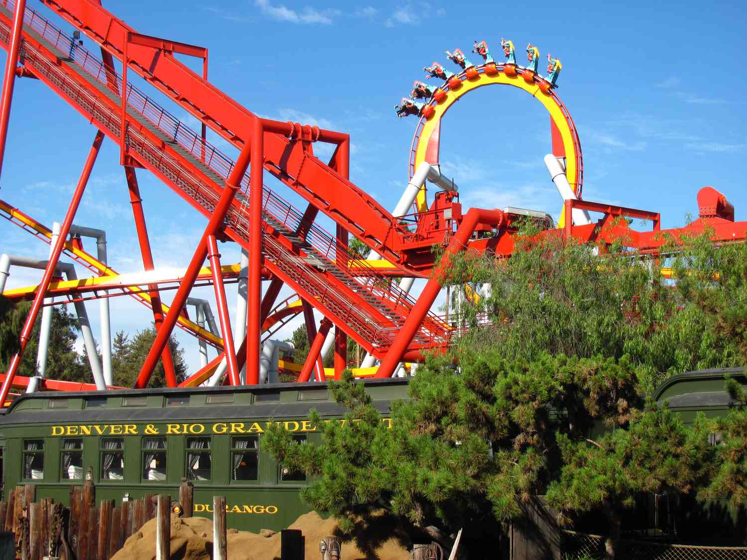 Discovering Knott’s Berry Farm: The Ultimate Adventure at California’s Iconic Theme Park