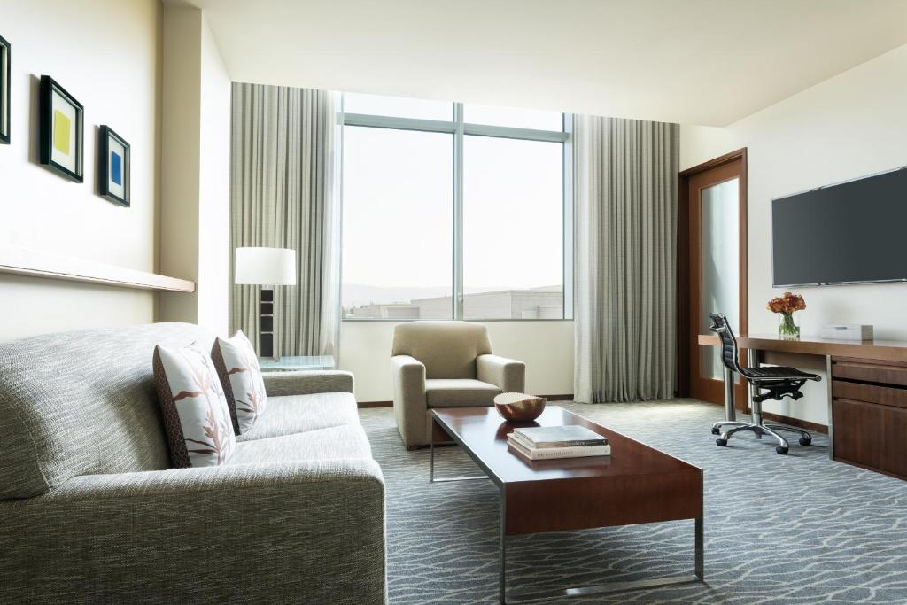 Discovering Luxury and Comfort at the Four Seasons Hotel Silicon Valley at East Palo Alto