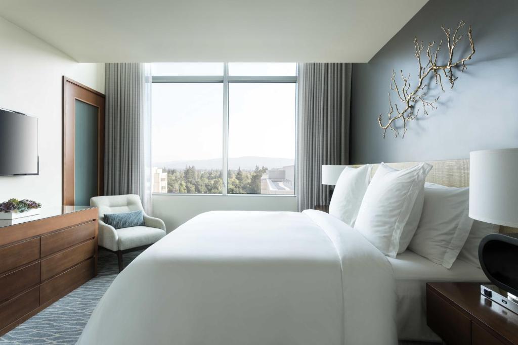 Discovering Luxury and Comfort at the Four Seasons Hotel Silicon Valley at East Palo Alto