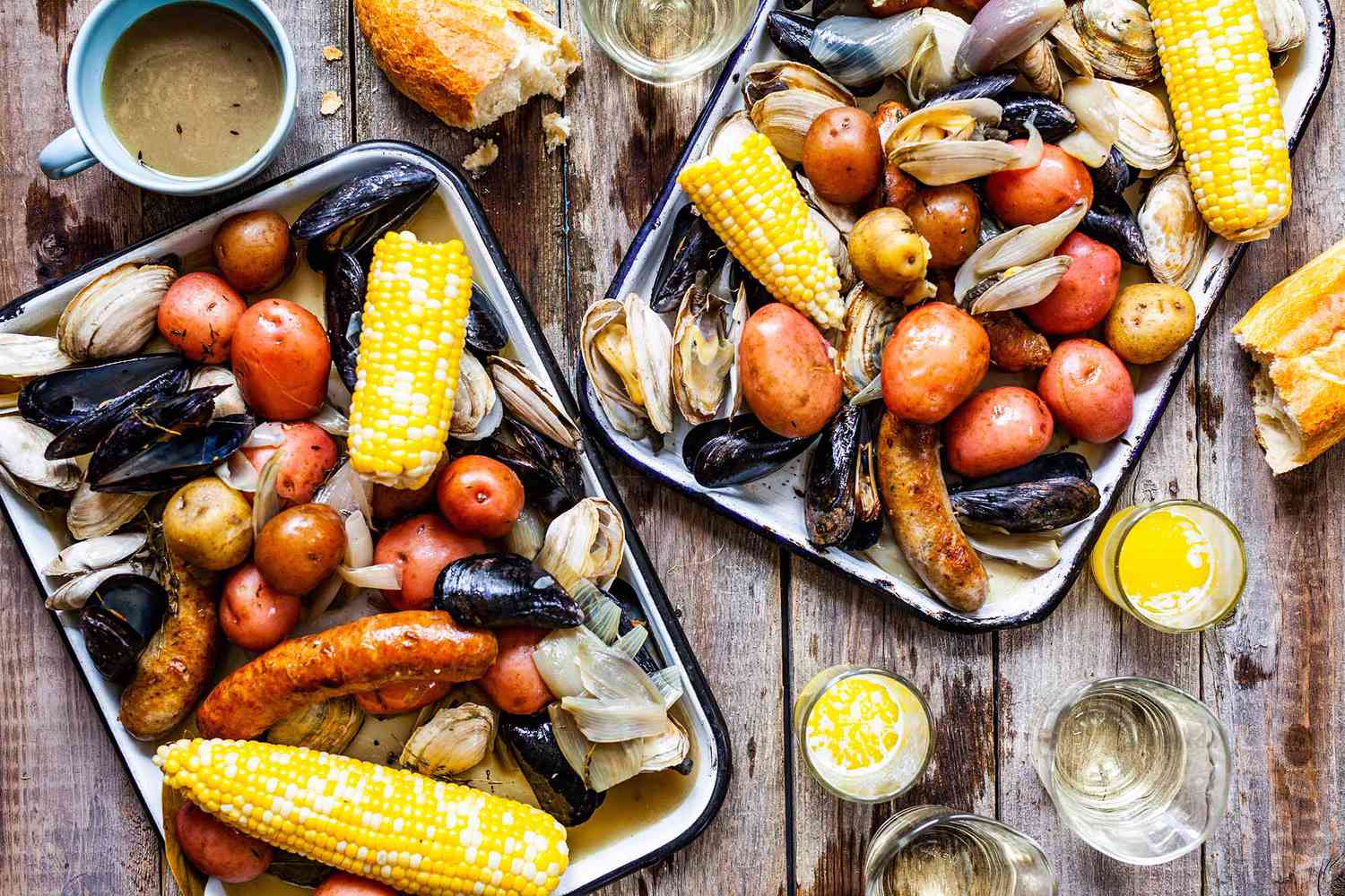 Discovering New England Clams: The Ultimate Culinary Delight with The Monroe Hotels