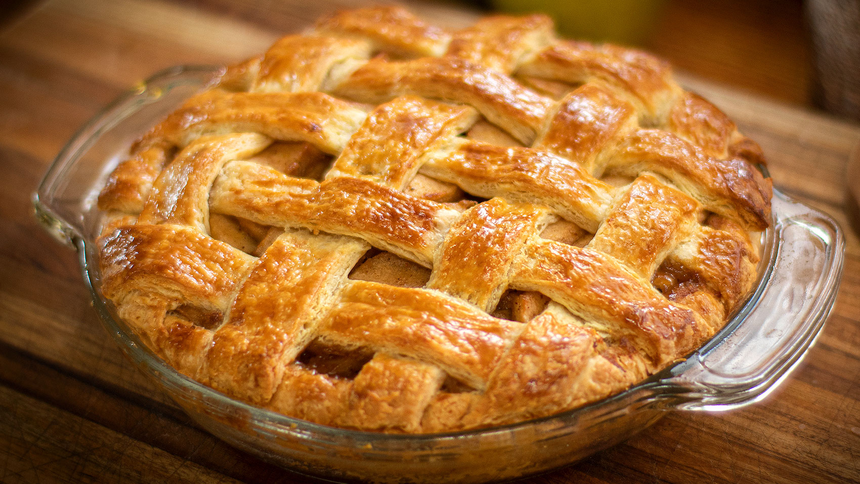 Discovering the Delightful Apple Pie: A Taste of American Tradition with The Monroe Hotels