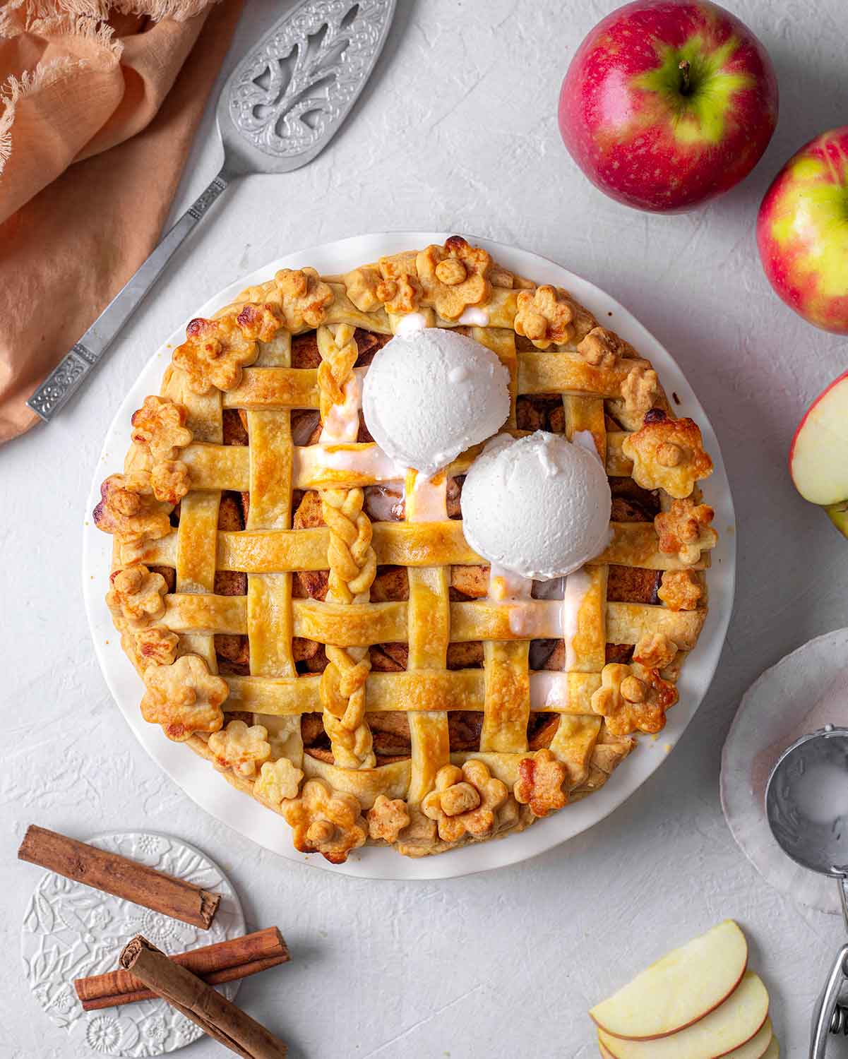 Discovering the Delightful Apple Pie: A Taste of American Tradition with The Monroe Hotels