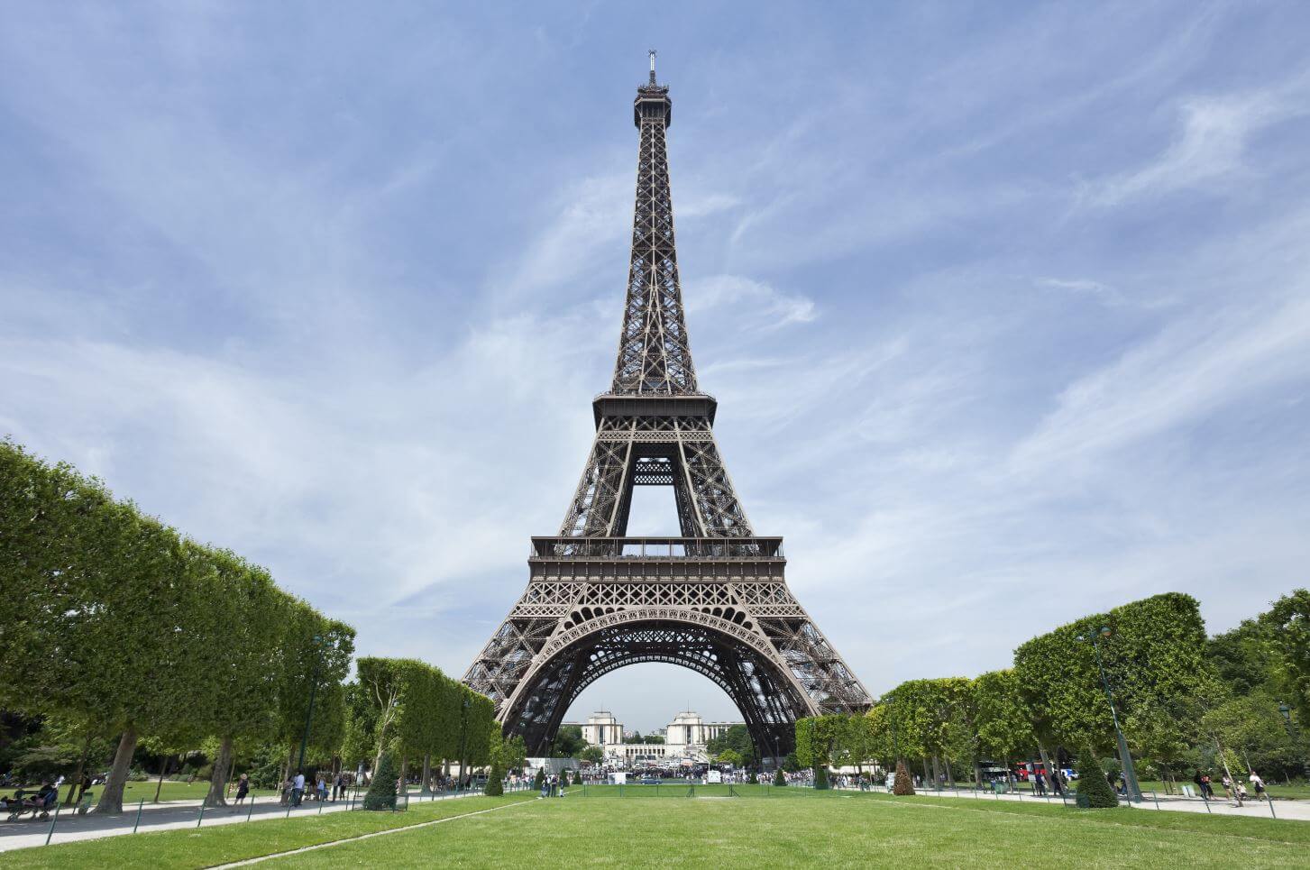 Discovering the Eiffel Tower: A Guide to One of the World’s Most Iconic Landmarks