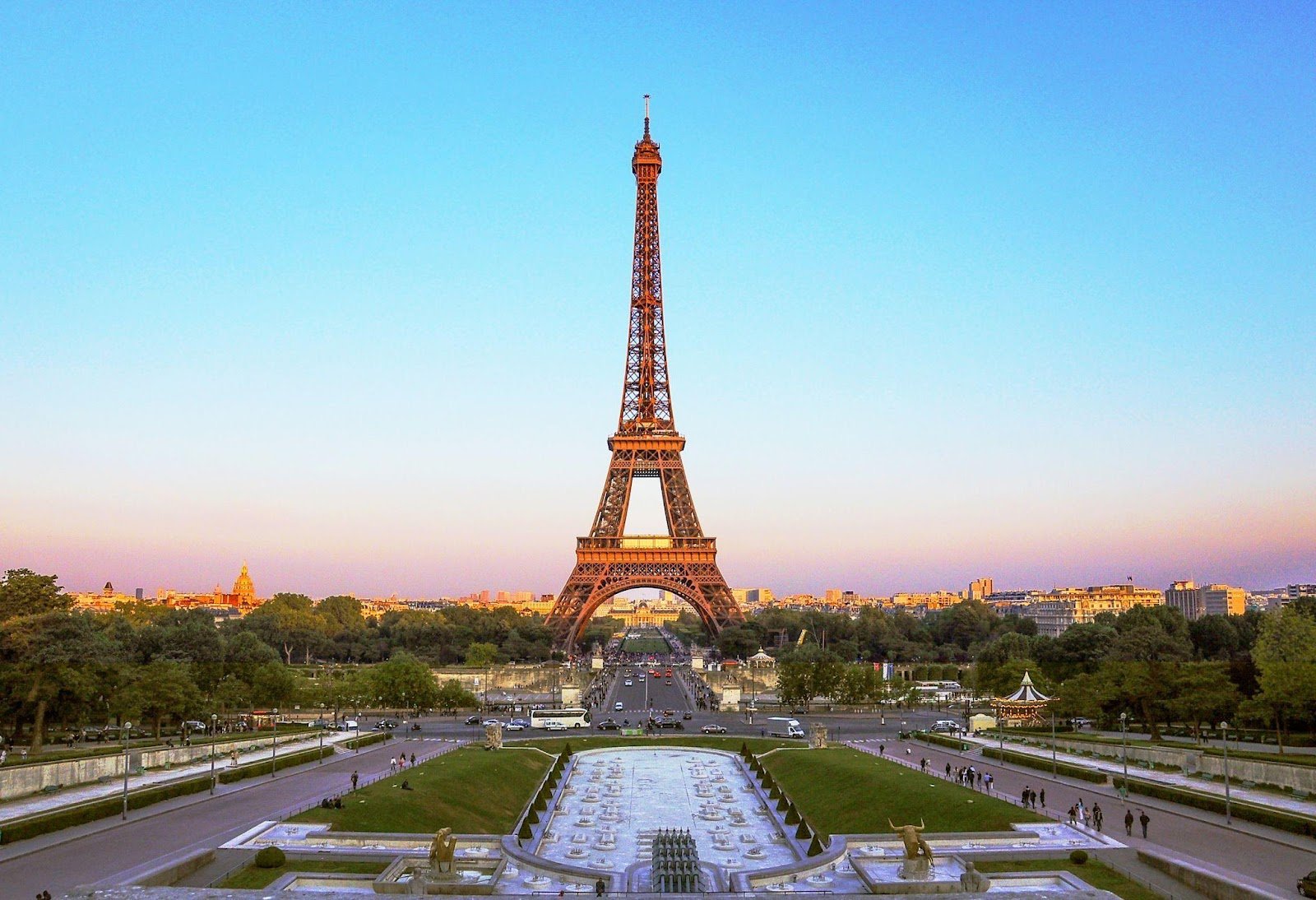 Discovering the Eiffel Tower: A Guide to One of the World’s Most Iconic Landmarks