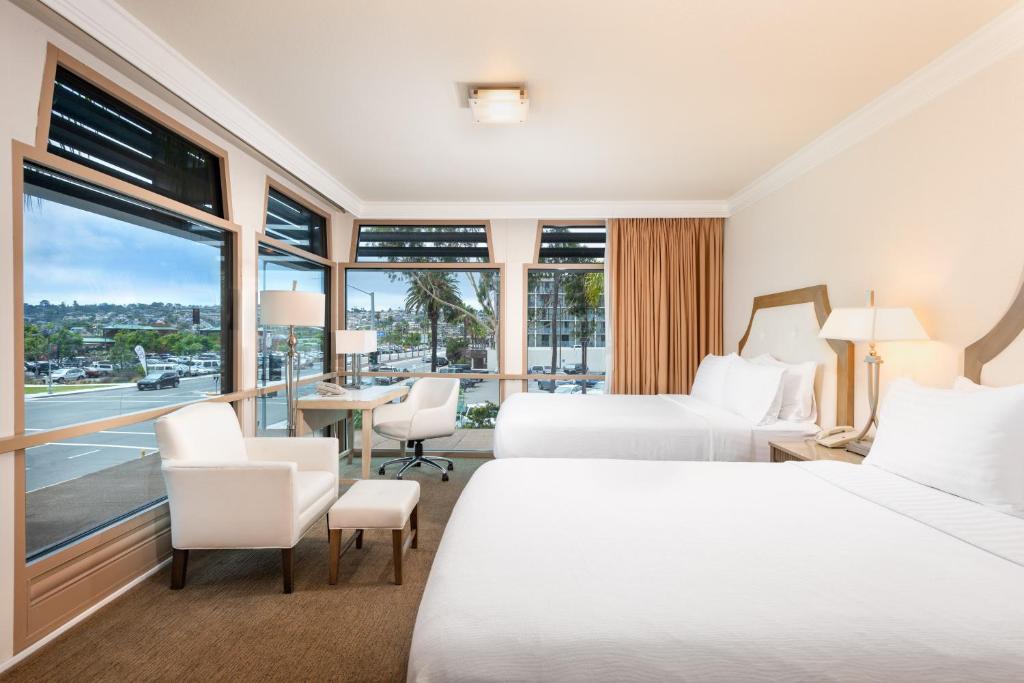 DoubleTree by Hilton San Diego Bayside: Your Ultimate Waterfront Stay