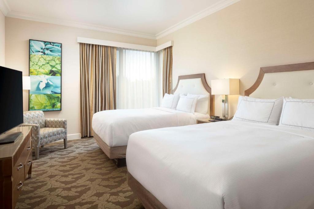 DoubleTree by Hilton San Diego Bayside: Your Ultimate Waterfront Stay