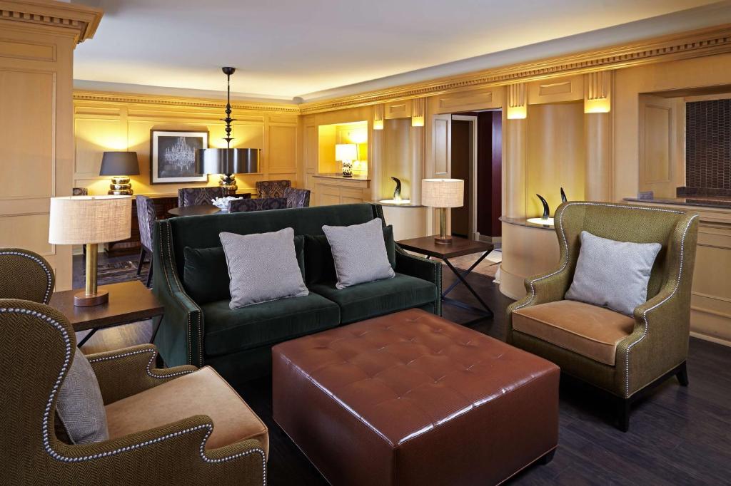 Experience Luxury at DoubleTree by Hilton Houston Westchase – Your Ultimate Guide to Houston’s Best Hotel