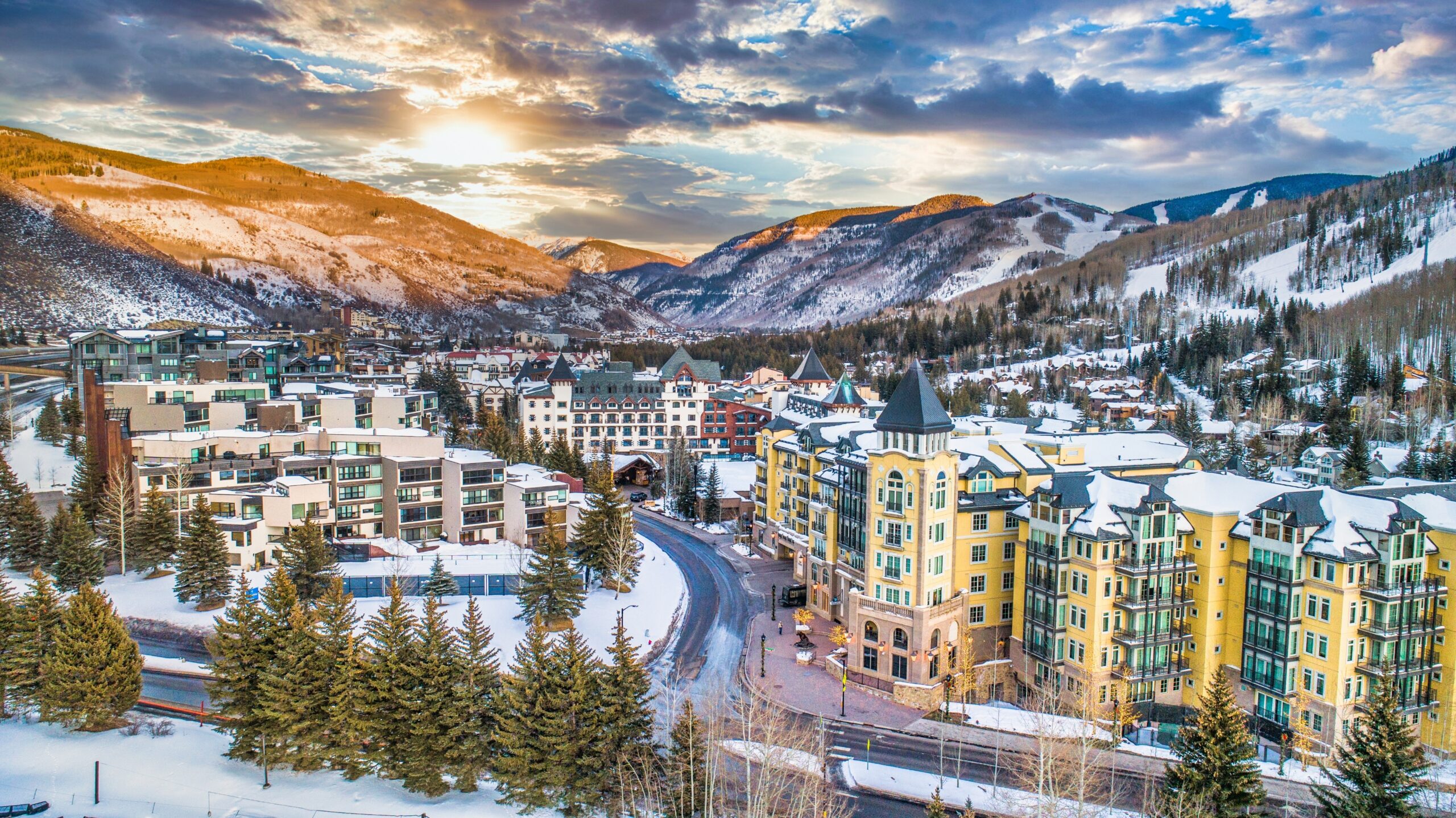 Explore Aspen Like Never Before: A Guide to the Ultimate Experience in this Stunning Mountain Town