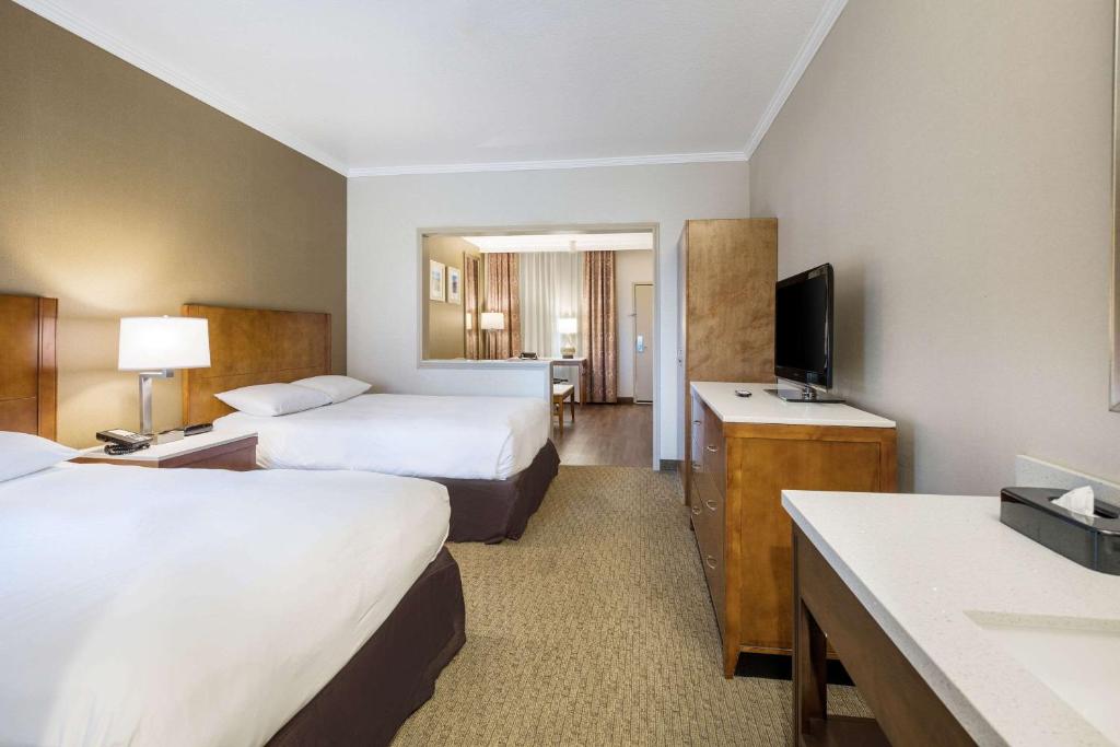 Explore Comfort and Convenience at MainStay Suites Orange County John Wayne Airport