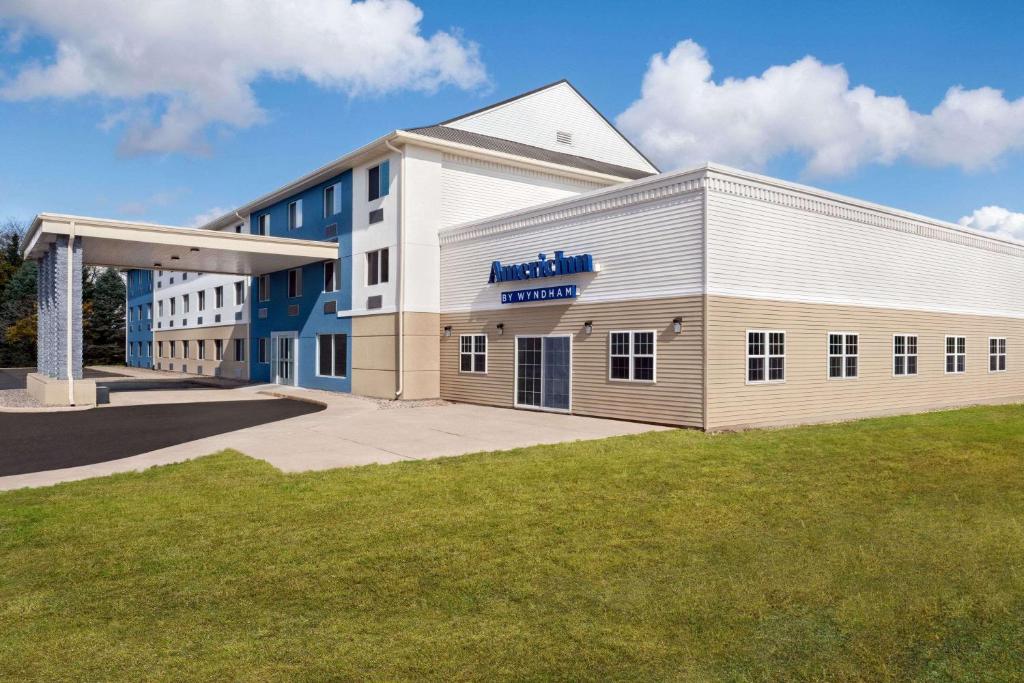 Explore the Comfort and Charm of AmericInn by Wyndham Dodgeville