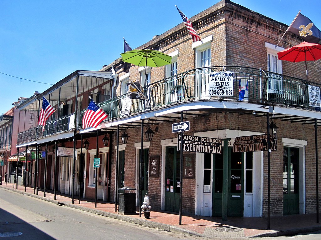 Explore the Legendary Bourbon Street: Your Ultimate New Orleans Adventure
