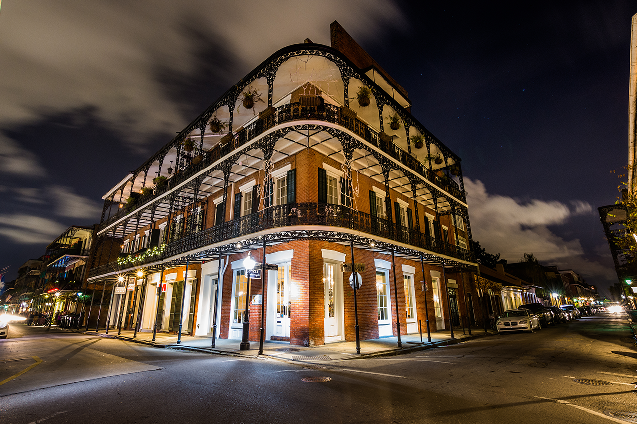 Explore the Legendary Bourbon Street: Your Ultimate New Orleans Adventure