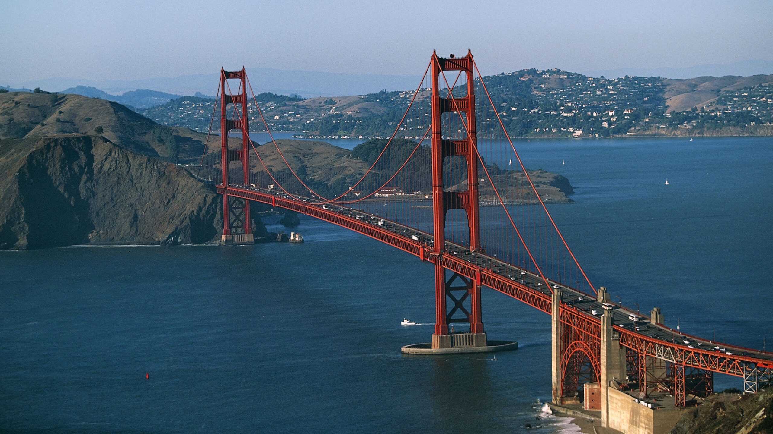 Explore the Majestic Golden Gate Bridge Like Never Before