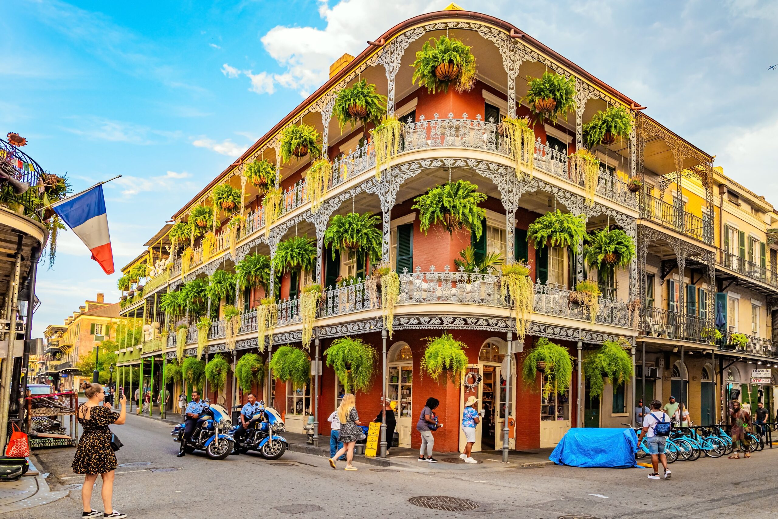 Explore the Vibes of French Quarter Like a Local: A Deep Dive with The Monroe Hotels