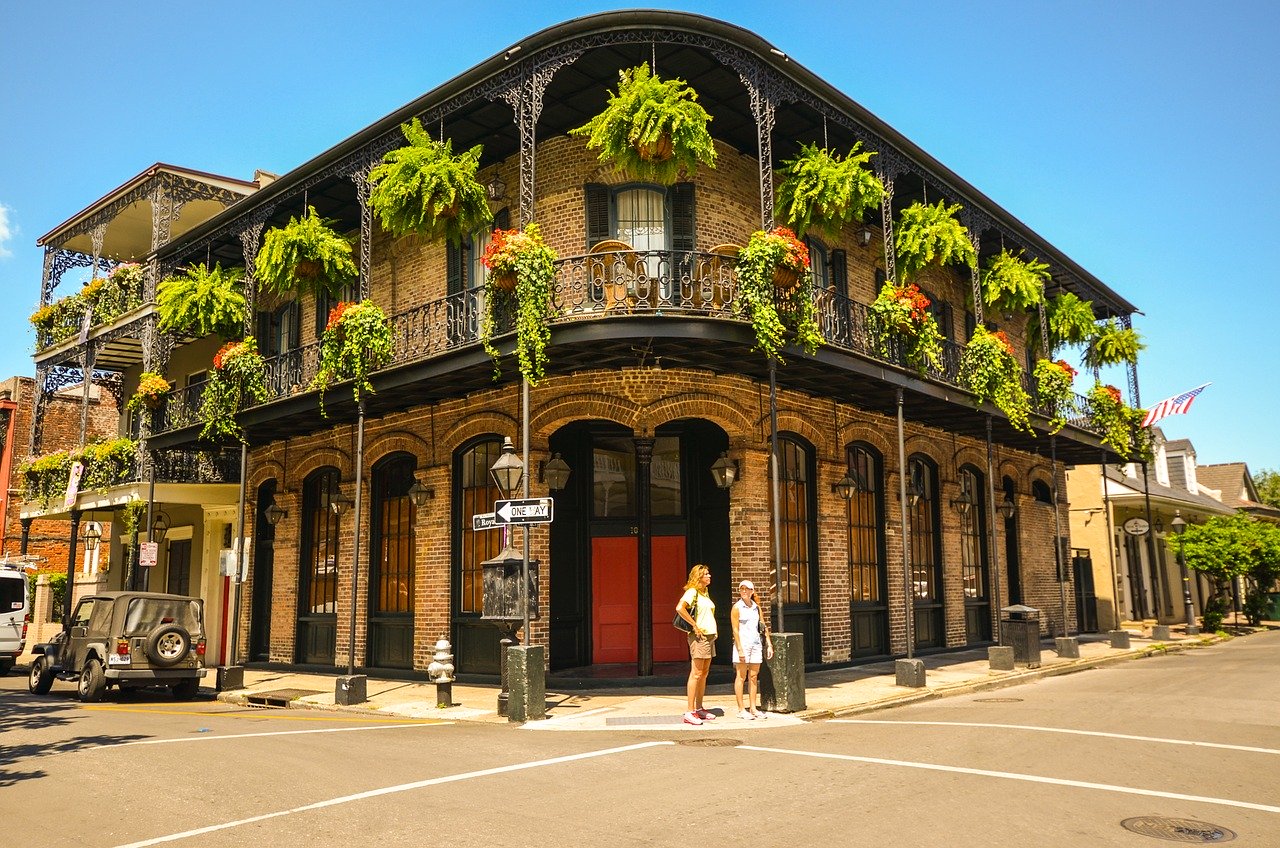 Explore the Vibes of French Quarter Like a Local: A Deep Dive with The Monroe Hotels