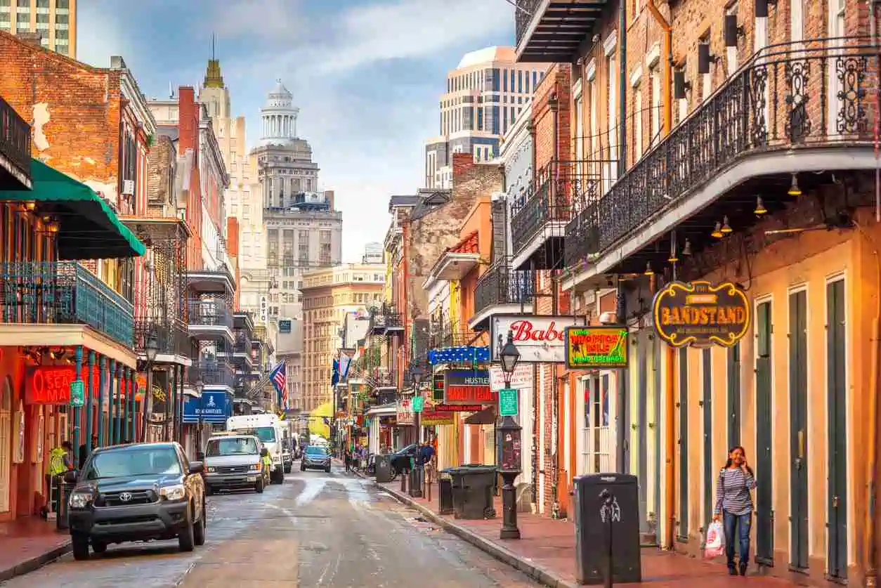 Explore the Vibes of French Quarter Like a Local: A Deep Dive with The Monroe Hotels