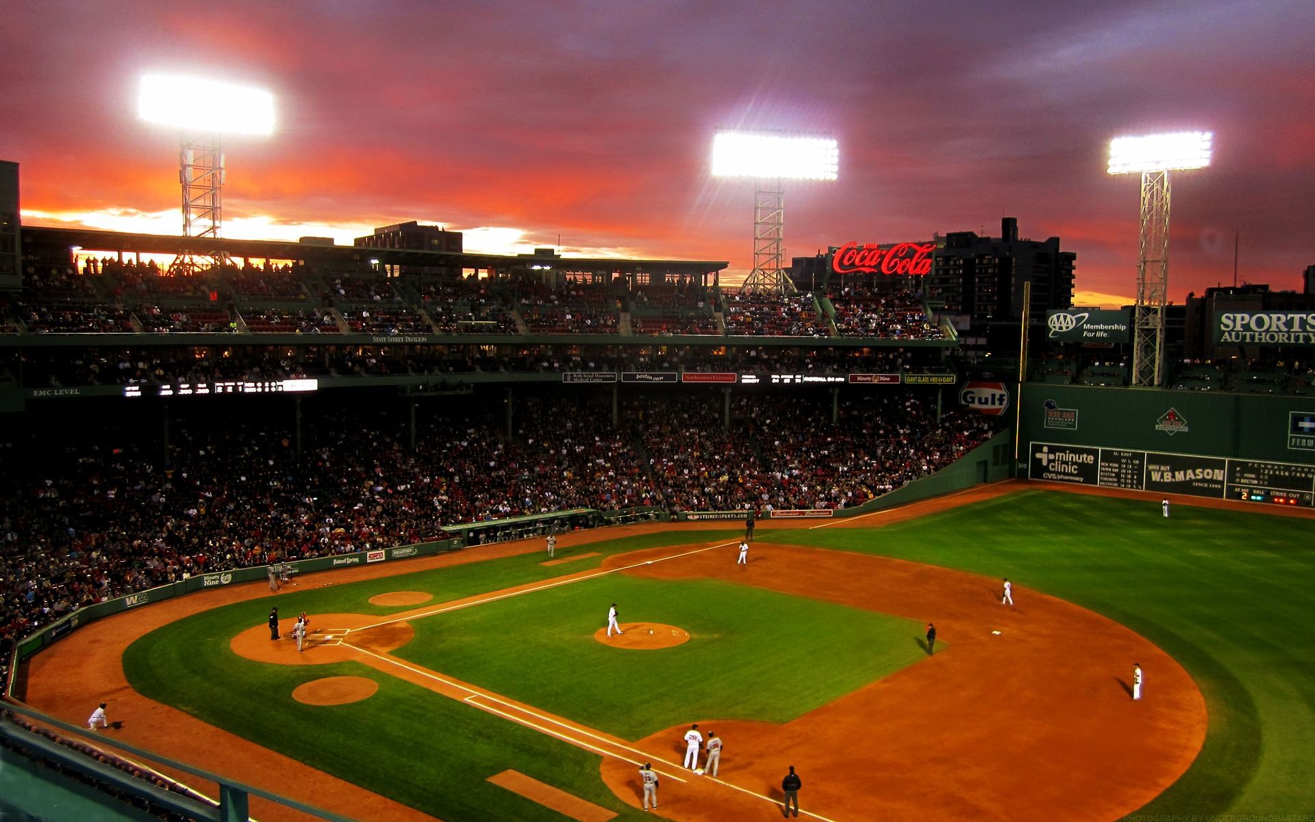 Fenway Park: Dive Into Boston’s Legendary Ballpark Vibes
