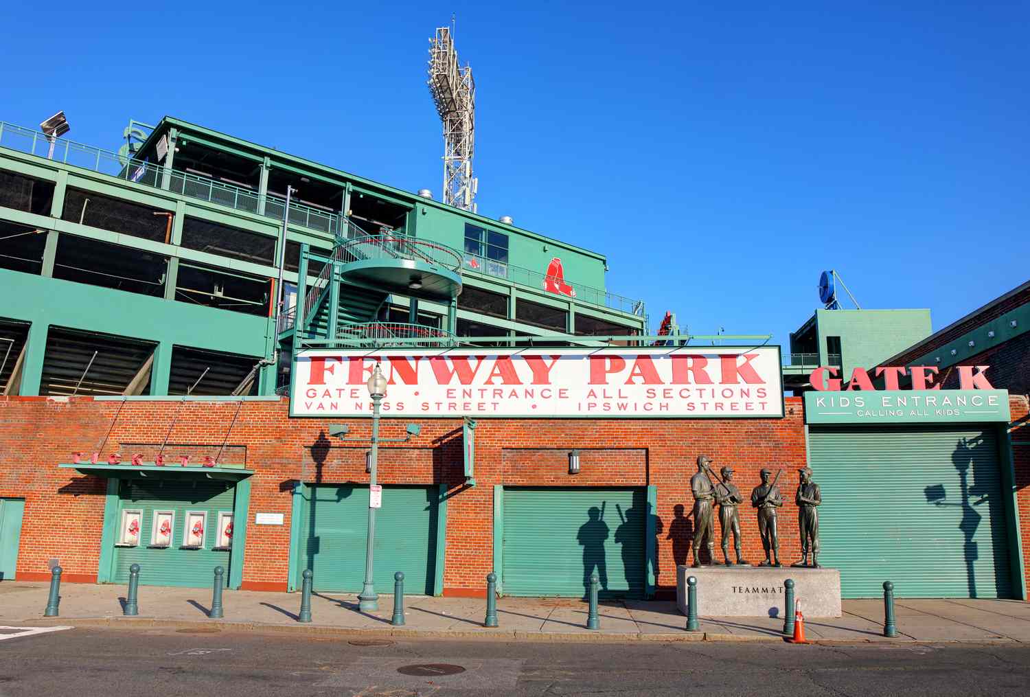Fenway Park: Dive Into Boston’s Legendary Ballpark Vibes