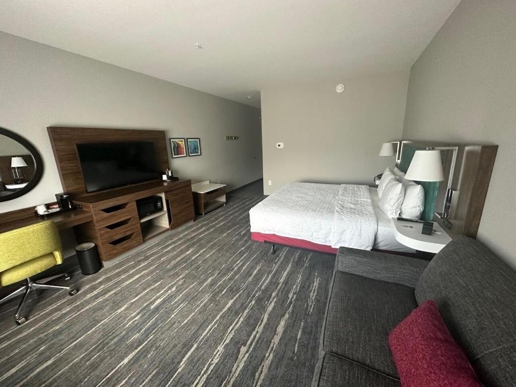 Hampton Inn &#038; Suites Ruskin I-75, FL: The Ultimate Stay for Comfort and Convenience
