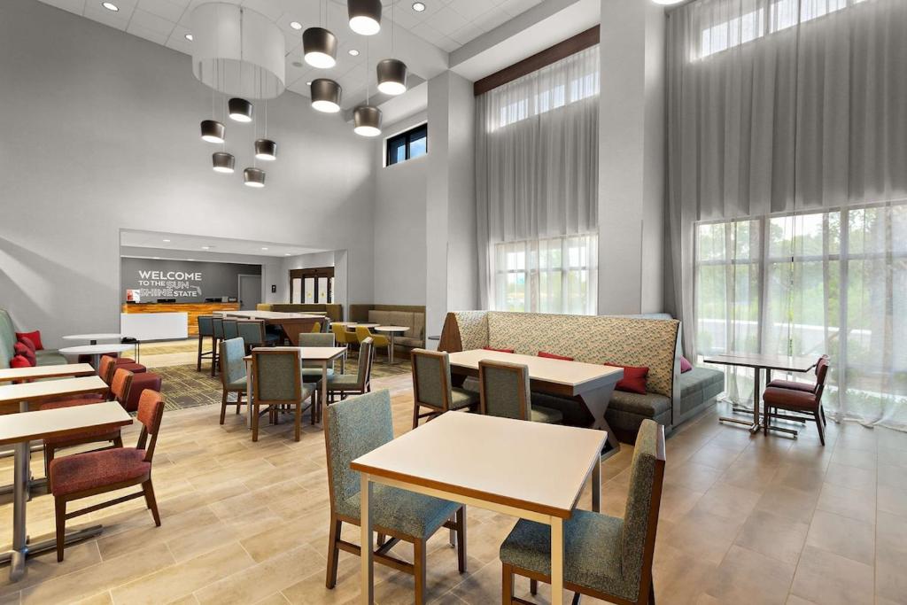 Hampton Inn &#038; Suites Ruskin I-75, FL: The Ultimate Stay for Comfort and Convenience