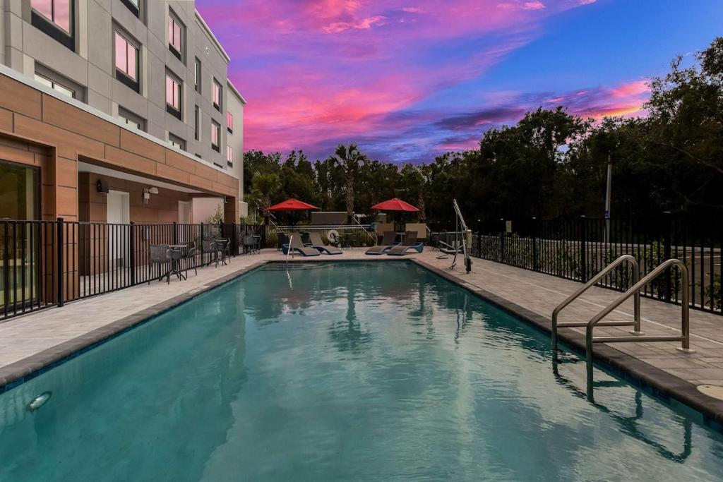 Hampton Inn &#038; Suites Ruskin I-75, FL: The Ultimate Stay for Comfort and Convenience