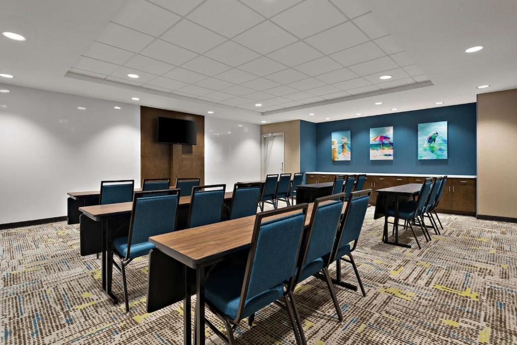 Hampton Inn &#038; Suites Ruskin I-75, FL: The Ultimate Stay for Comfort and Convenience