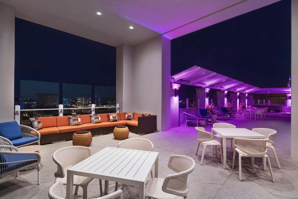Hilton Garden Inn San Antonio Downtown Riverwalk: Your Ultimate Guide to Comfort and Convenience