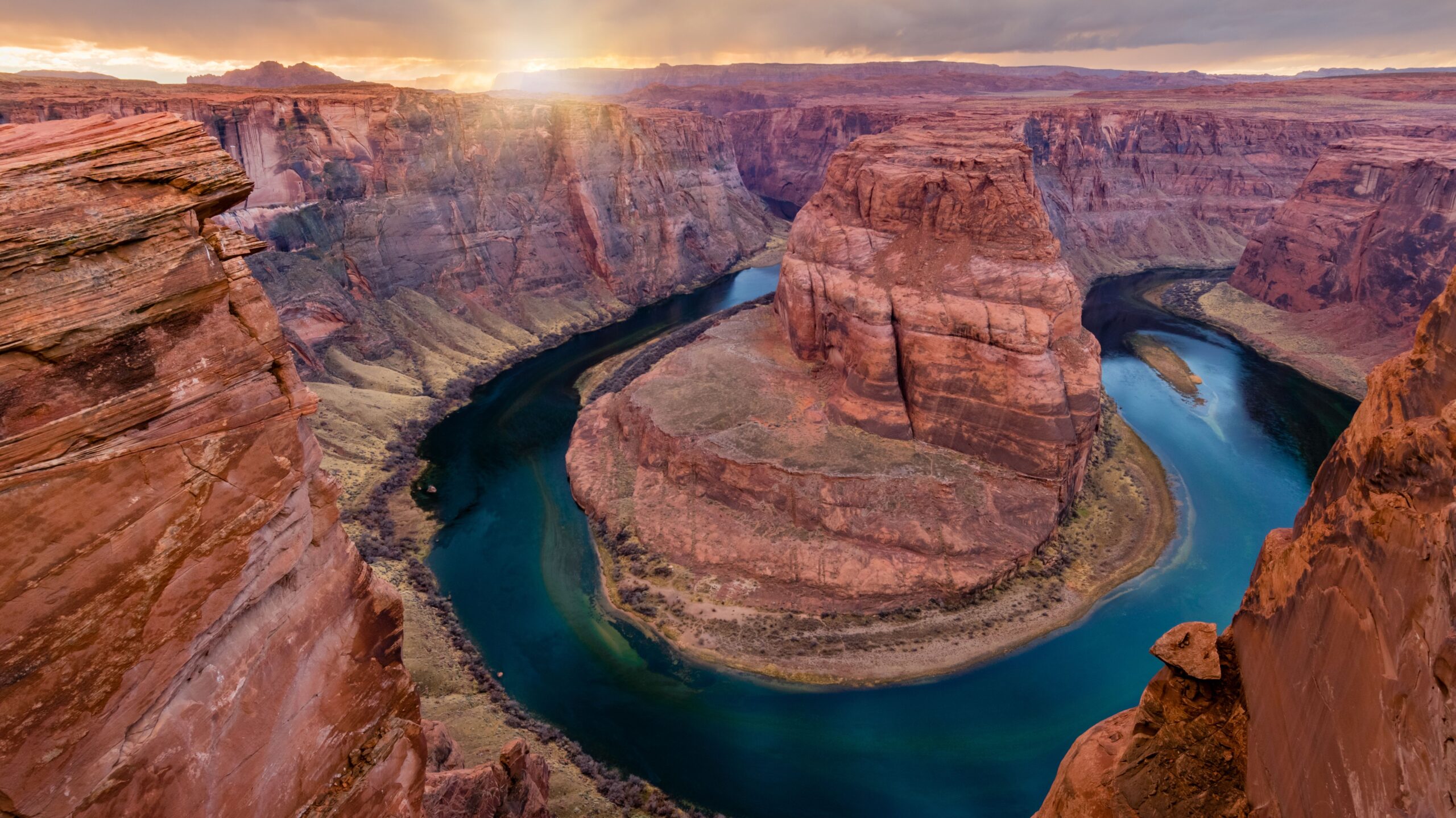 Horseshoe Bend Adventure: Discover the Epic Curves of Nature