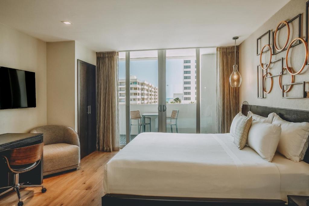 Iberostar Waves Berkeley Shore: Your Ultimate Miami Beach Getaway